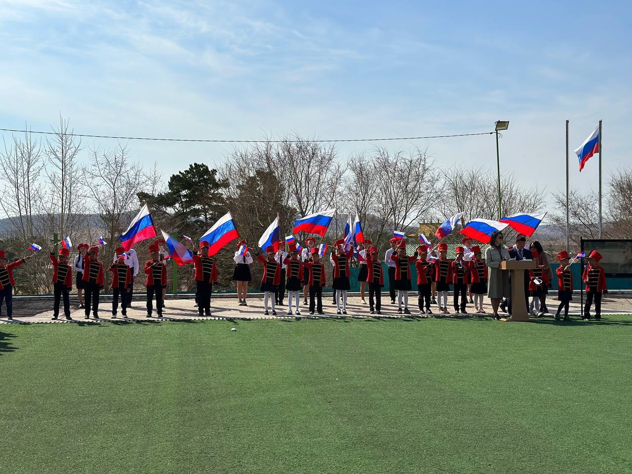 Фотография школы.